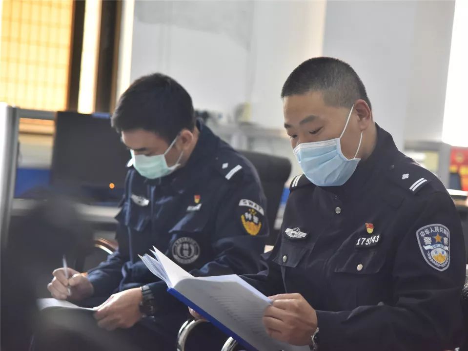 抗疫期间一线护士母亲离世,奋战抗疫一线的女儿得知妈妈去世