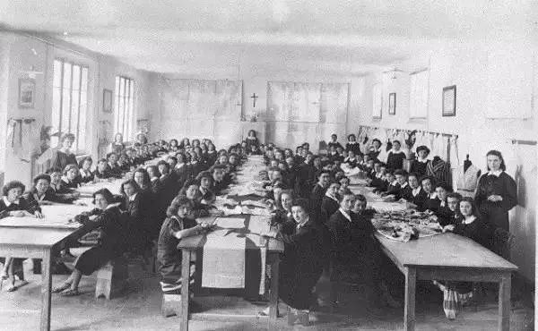 maxmara大衣,maxmara经典款大衣