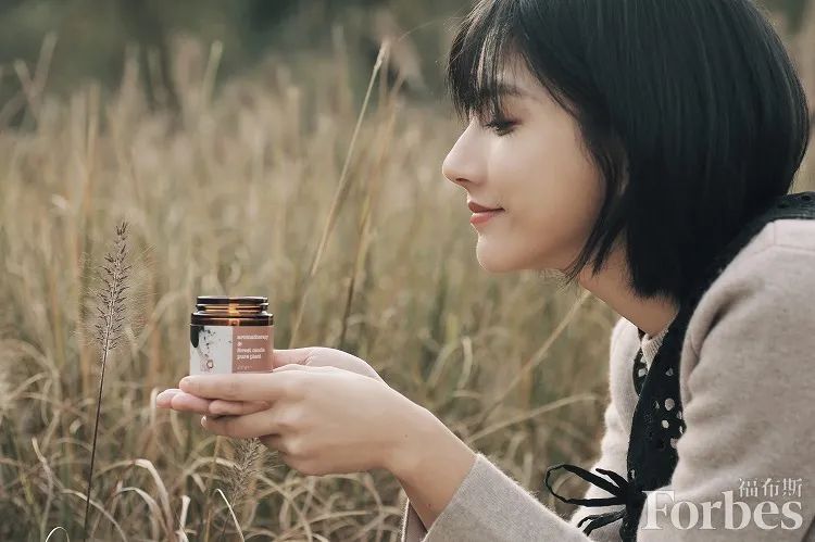 福布斯生活｜芳香疗法助你走出被困于疫情的情绪漩涡