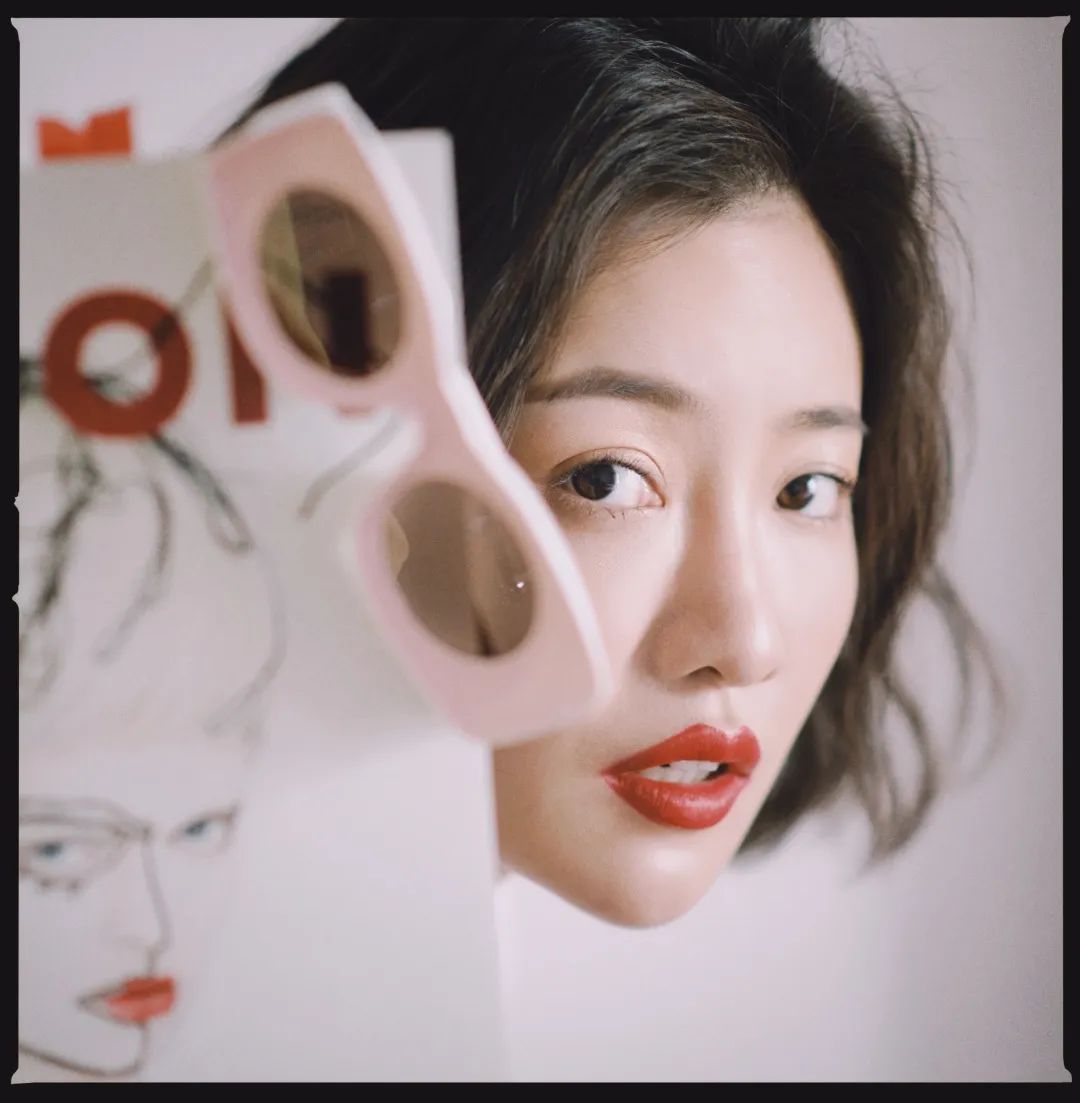 日常生活中的时尚博主,一个居家上班的博主