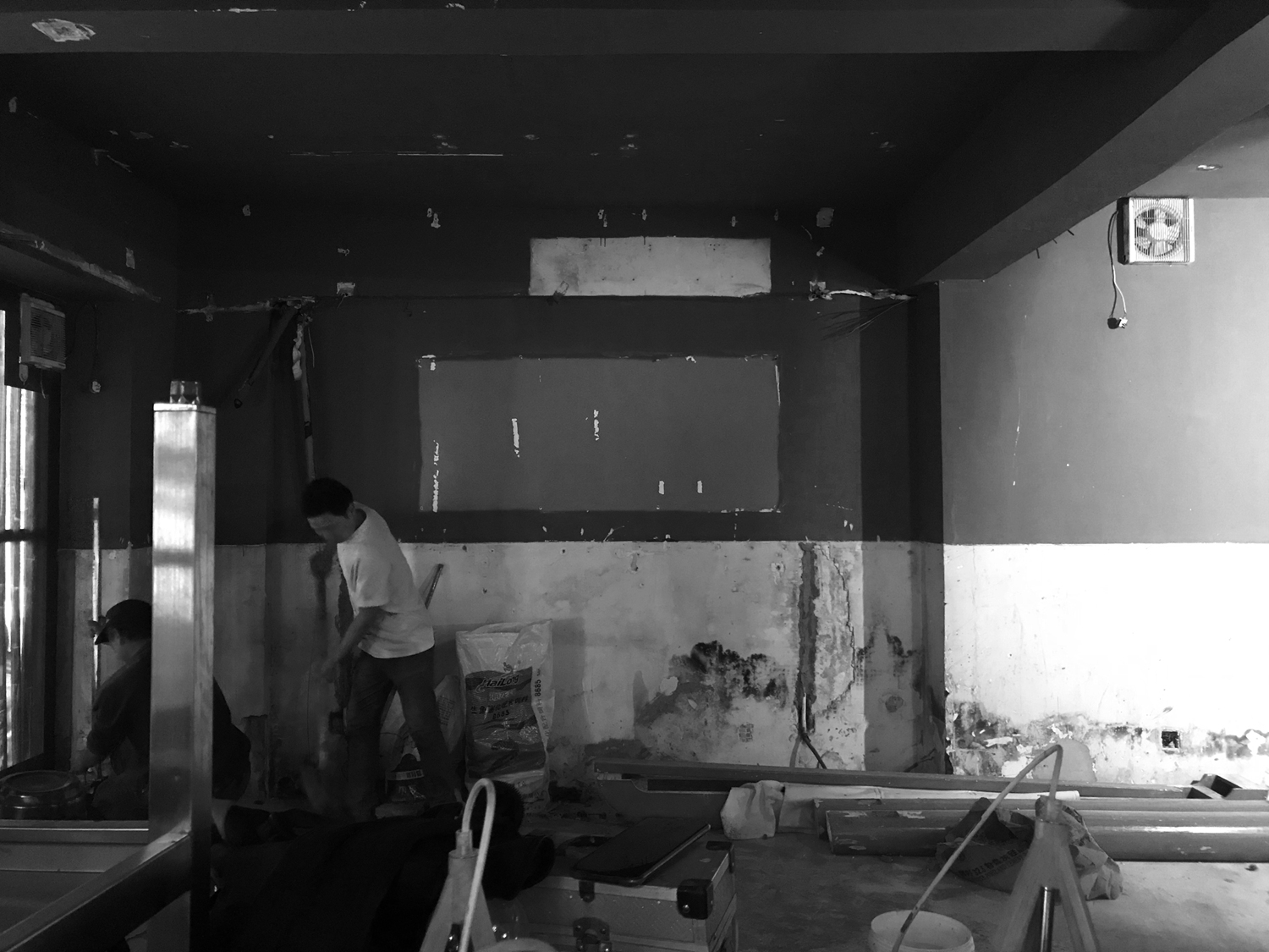 负空间设计丨69㎡的海明威小酒吧