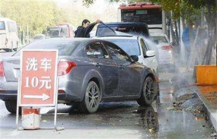 自己在家正确洗车方法不伤车漆,汽车洗车诀窍有哪些呢