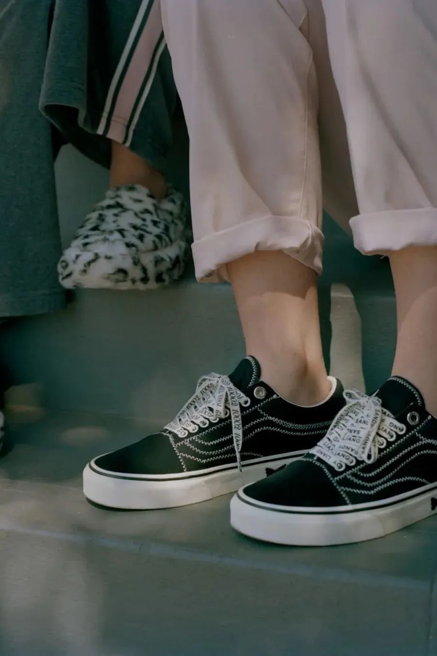 kfc联名鞋子,kfc炸鸡联名