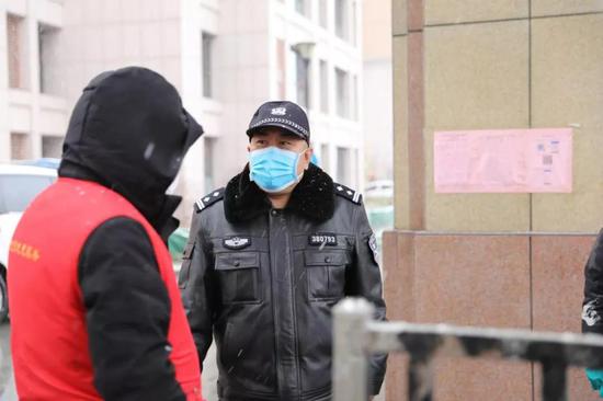 一抹藏蓝一道防线*徽警**闪耀在天津疫情防控一线