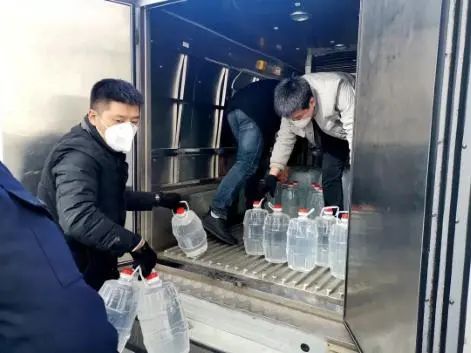 大庆一家本土药房的“八次捐赠”