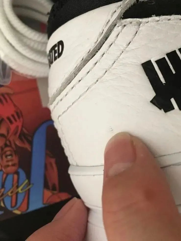 球鞋二次发售鞋盒瑕疵,卖家发来鞋盒轻微破损