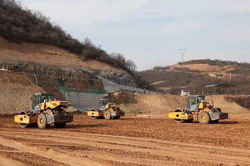 新番泥土的气息,新翻的泥土