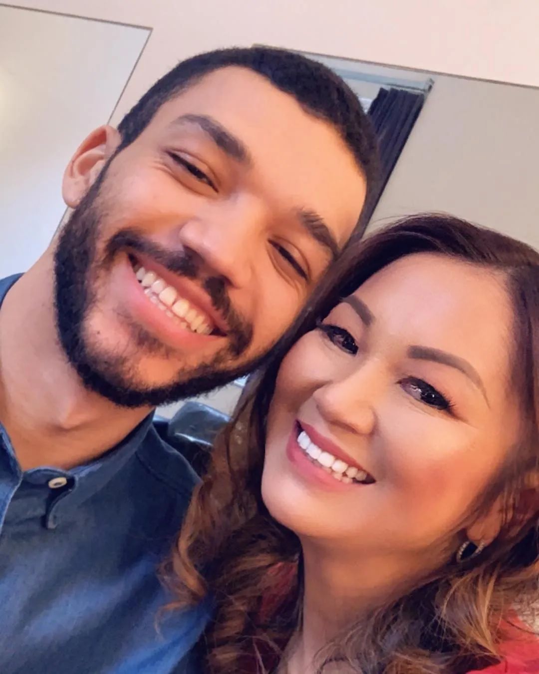 cardib亚裔美甲师,cardib的美甲师