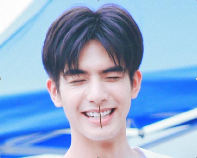 门牙中间有缝是否影响运势,门牙开缝是不是很丑