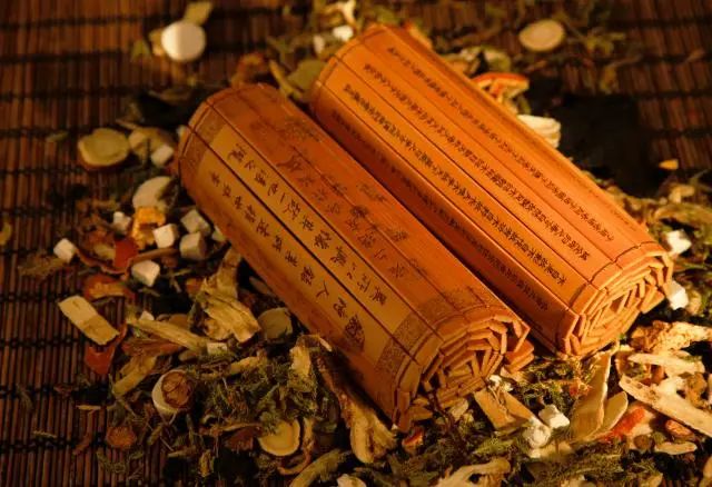 慢性咽炎会癌变吗,慢性咽炎癌变的前兆会有脖子痛吗