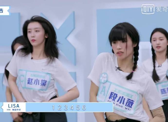 路边的小狗名字,看见路边的小狗想叫谁的名字