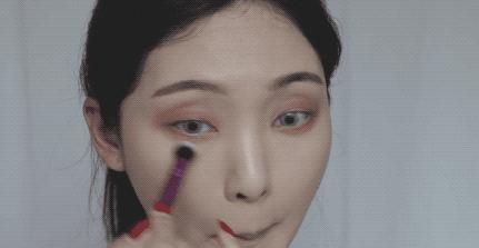 你知道怎样护肤吗,男生上了粉底怎么显得自然