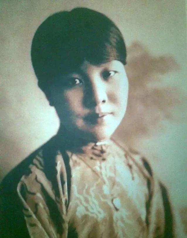 被尊为先生的十位伟大女性,中国被尊称为先生的十大女性