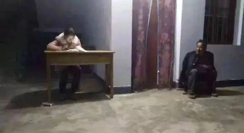 不要嘲笑一个拼命赚钱的年轻人,不要嘲笑没有钱的人