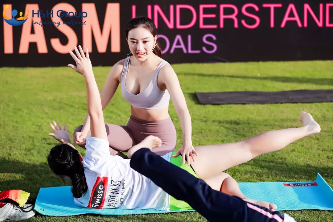 郎朗吉娜王牌对王牌量腰围,郎朗炫耀吉娜腰围