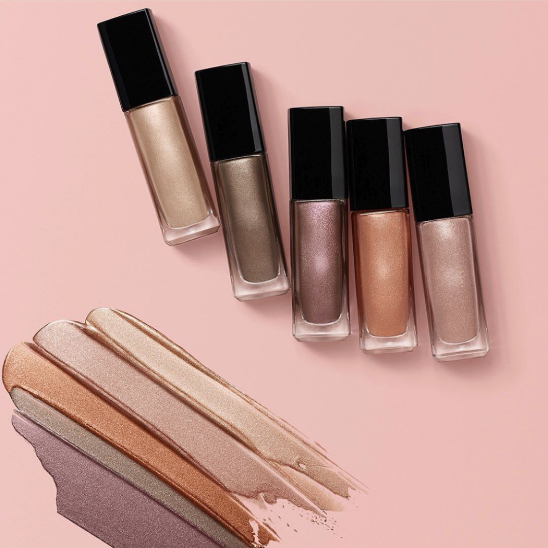 2018年王一博粉红色眼影,王一博雾蓝发同款