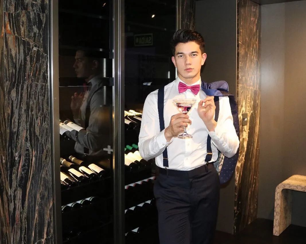 鍥涘窛鎴愰兘璇枃鑰佸笀,鎴愰兘璇枃鑰佸笀