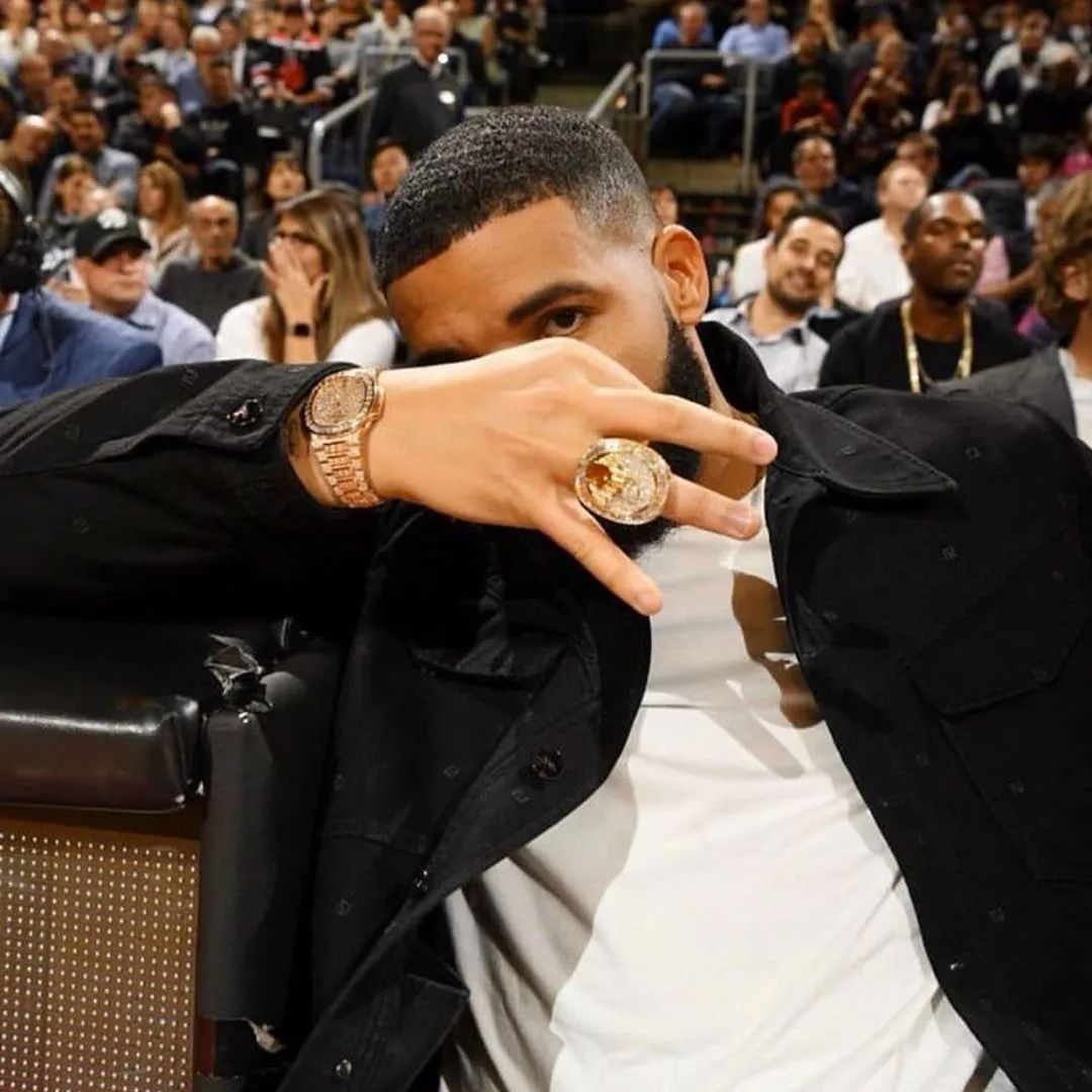 TS、Billie等人背后的高级定制珠宝商们