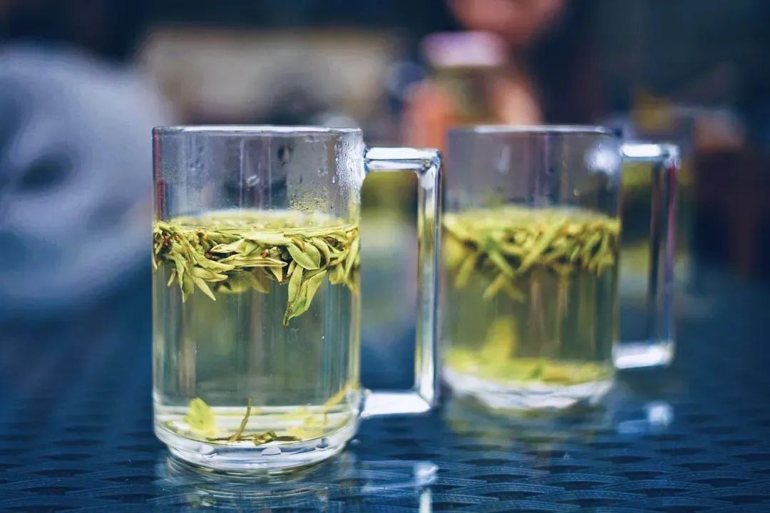 且听风吟且看花开,且听风吟看花开