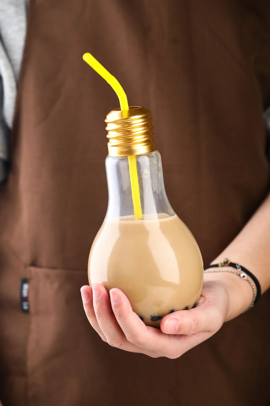 帝都惊现奇葩串串！神奇鸭肠会悬浮？！大牌口红用来吃...