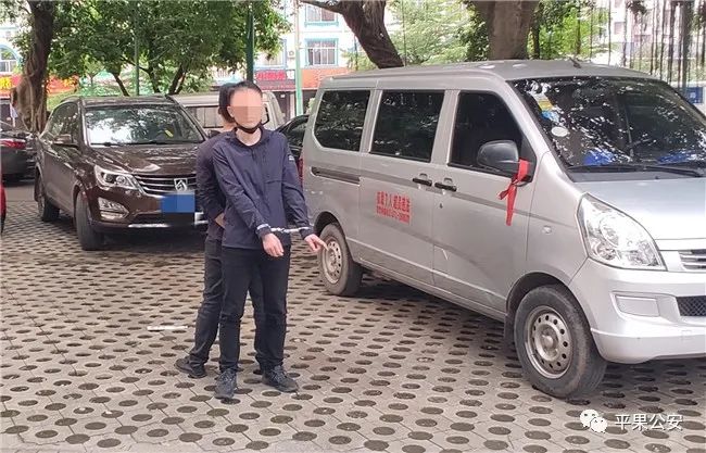 疯狂砸车窗盗窃7起，此流窜“老贼”被平果警方逮住了！