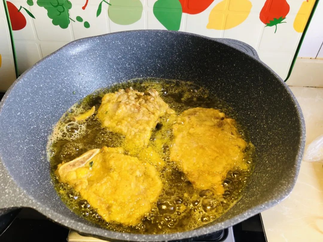 配面条还是米饭？教你烧超让人满足的红烧大排