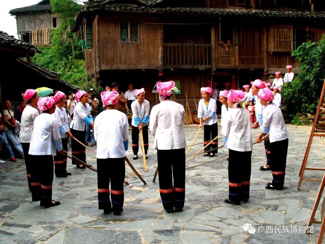 博物馆女性文物特征介绍,前世今生博物馆凤袍
