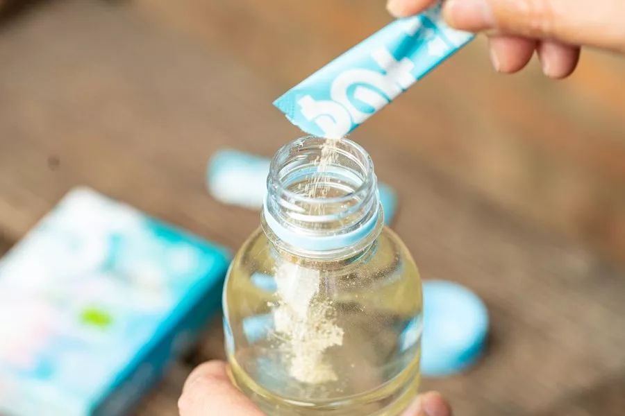 梧桐毛毛和杨絮,梧桐毛絮满天飞找谁