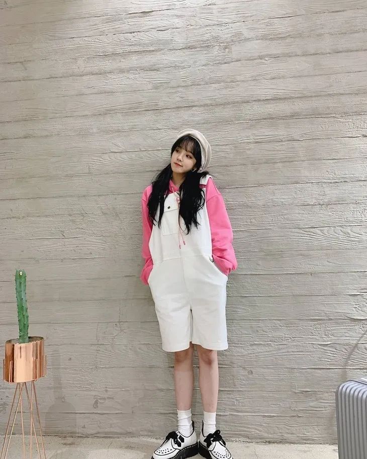 配饰狂|杨幂的终极时髦秘籍，10块钱帮你给腿整容