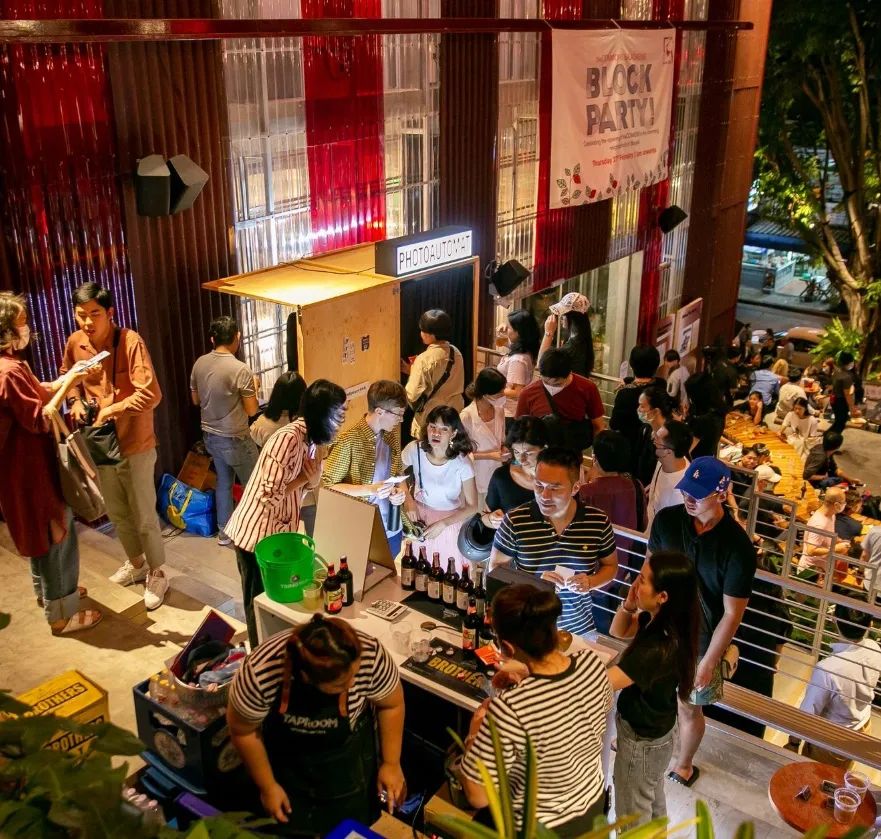 东京11层24小时餐饮娱乐楼、曼谷灵魂级社区商业、首尔梦幻级最美百货……这一季的全球网红“小商业”亮爆了