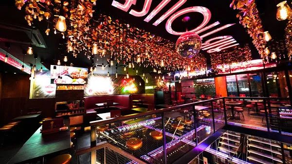 东京11层24小时餐饮娱乐楼、曼谷灵魂级社区商业、首尔梦幻级最美百货……这一季的全球网红“小商业”亮爆了