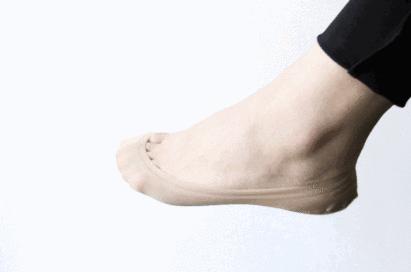 不易掉跟的船袜 (防掉后跟船袜)