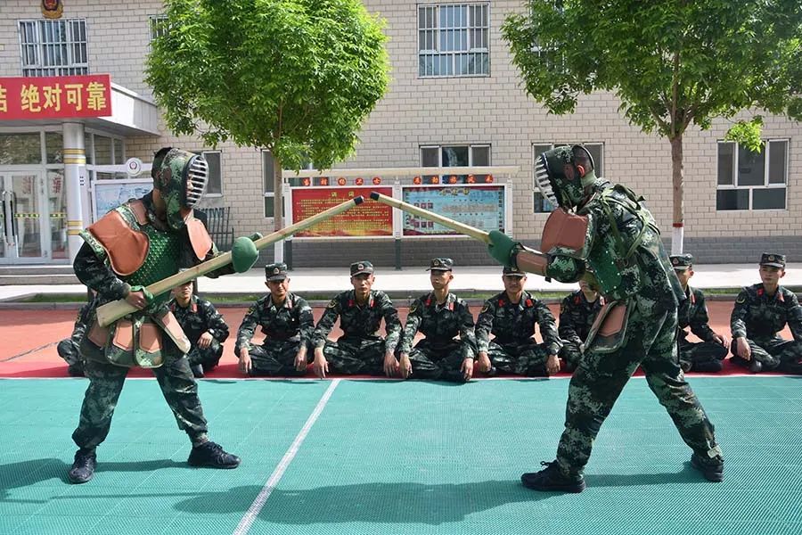 班长和战士发生矛盾怎么办,班长吵架战士受罚