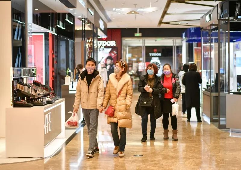 上海打折季来了！化妆品58折、家电对折…这样买最划算！