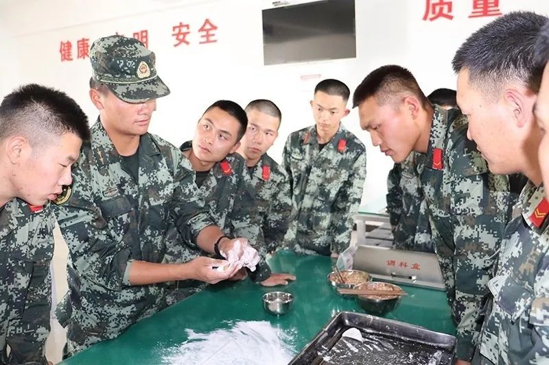 五一军营体验,五一节军营生活