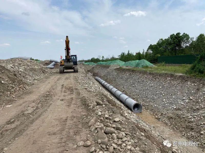 彭州市三环路最新视频,彭州市三环路改造项目