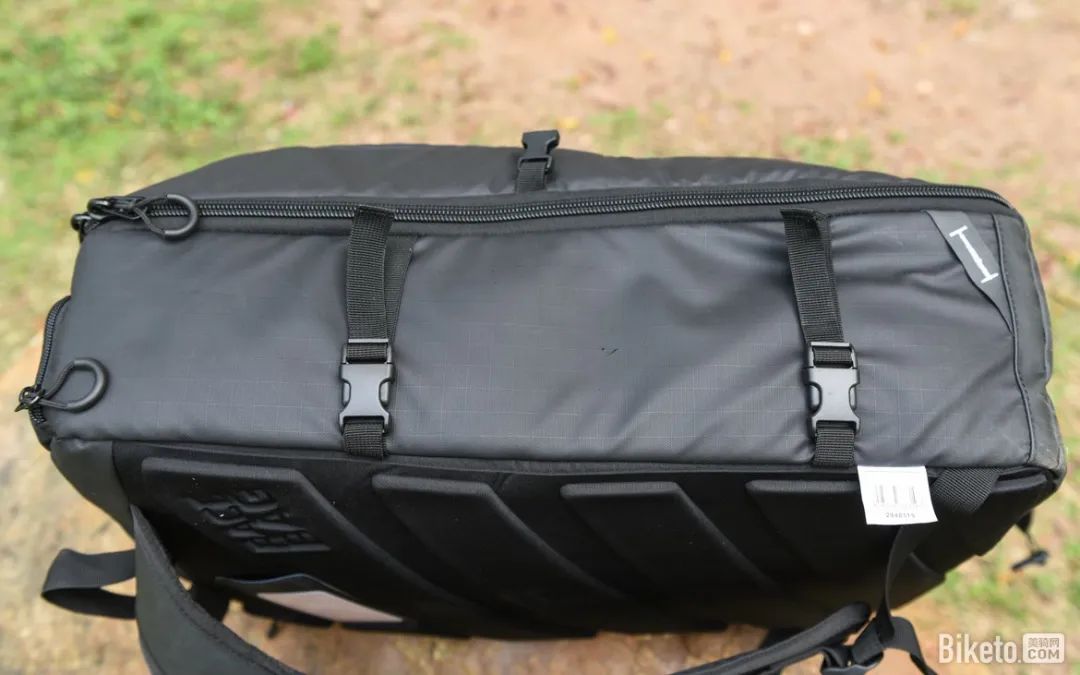 迪卡侬xc骑行背包,迪卡侬骑行背包推荐公路车