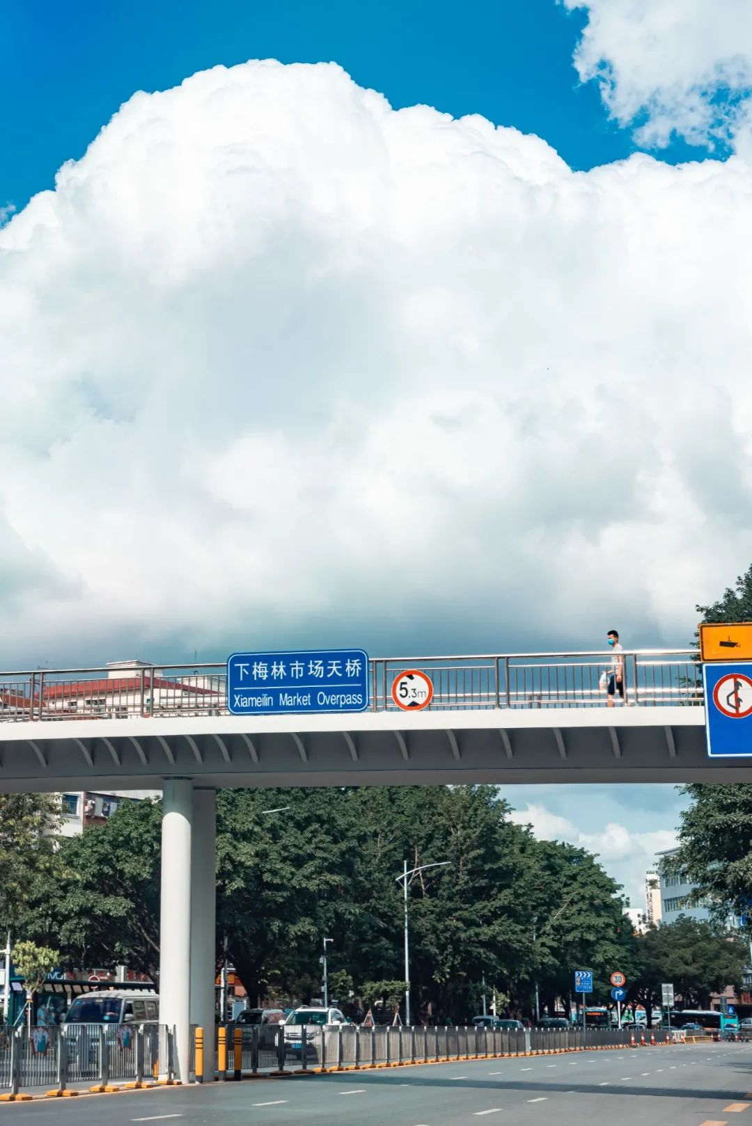 严浩翔说look这是tnt什么舞台,look这是什么牌子的包包