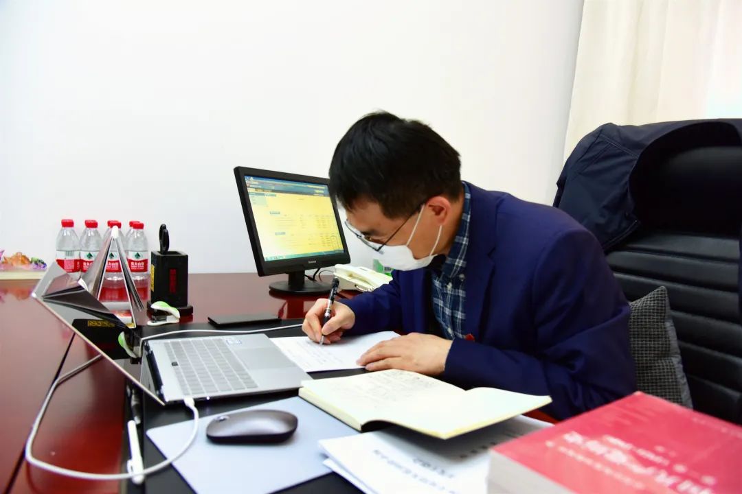 优秀！海外奔波16载，未变曾经那少年…