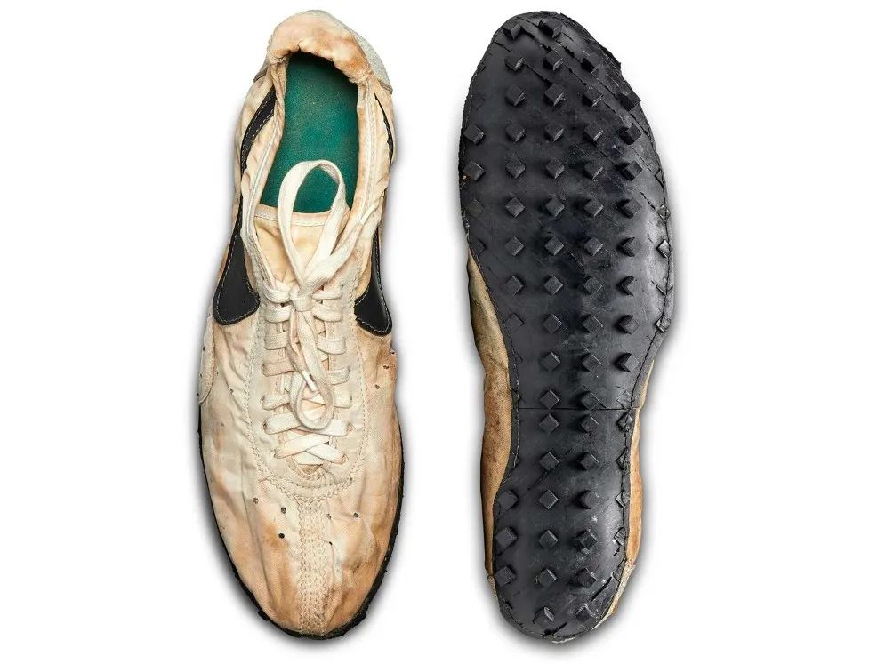 乔丹体育一双鞋大约多少钱,乔丹一双参赛球鞋拍卖出147美万元