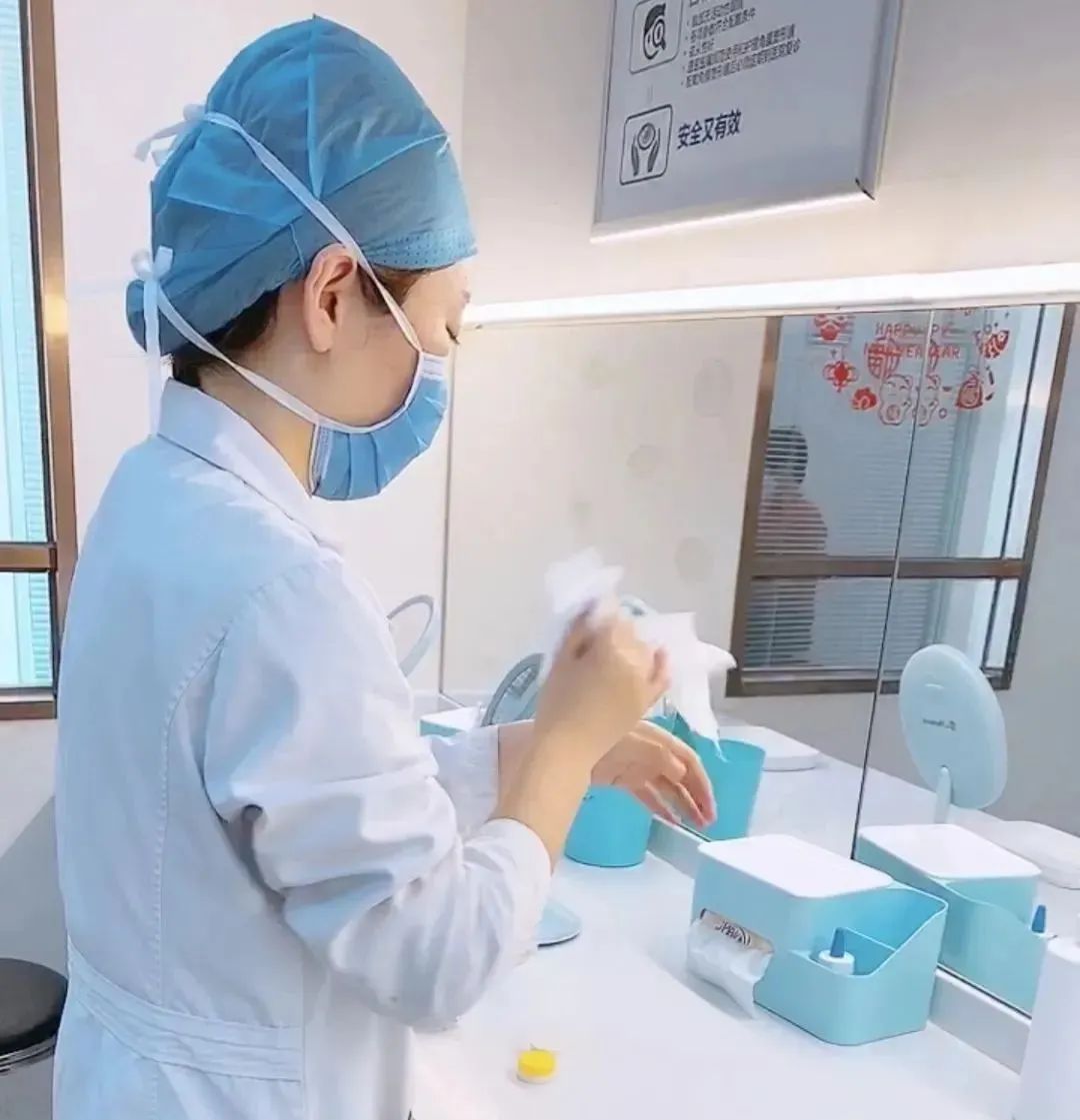 隐形眼镜可以徒手摘吗,摘隐形眼镜有什么好方法吗