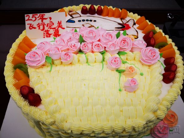 东航“服务明星”莫慧群：25年乘务生涯真心不易