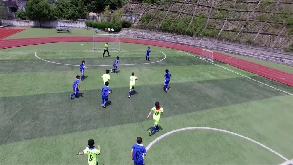 春天的儿童画照片,童画春天