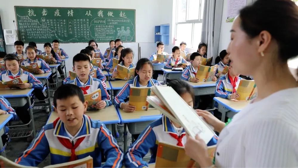 春天的儿童画照片,童画春天