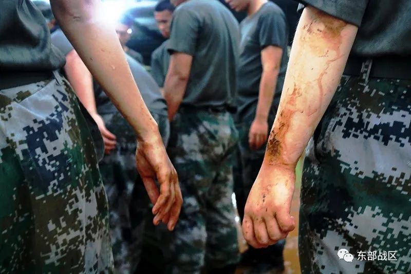 女兵新疆边境驻训视频,女兵在军营的真实训练