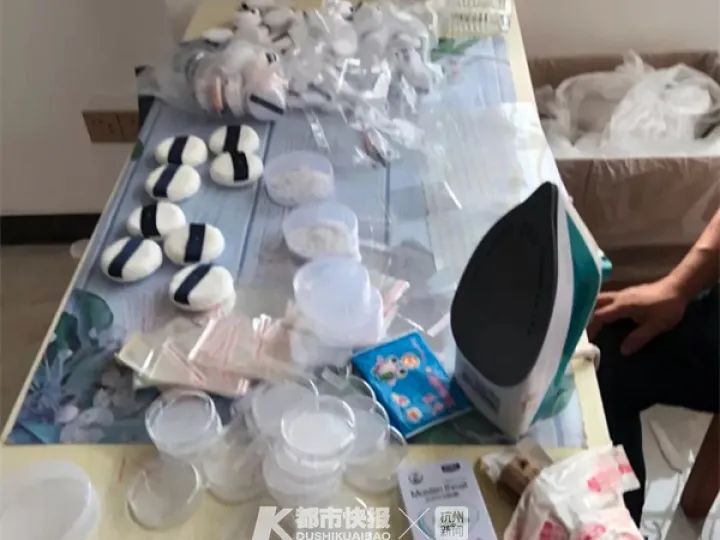 cpb纪梵希粉底,真假纪梵希粉扑