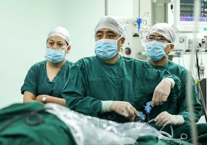 单孔腹腔镜术后一个半月伤口不好,单孔腹腔镜无疤痕