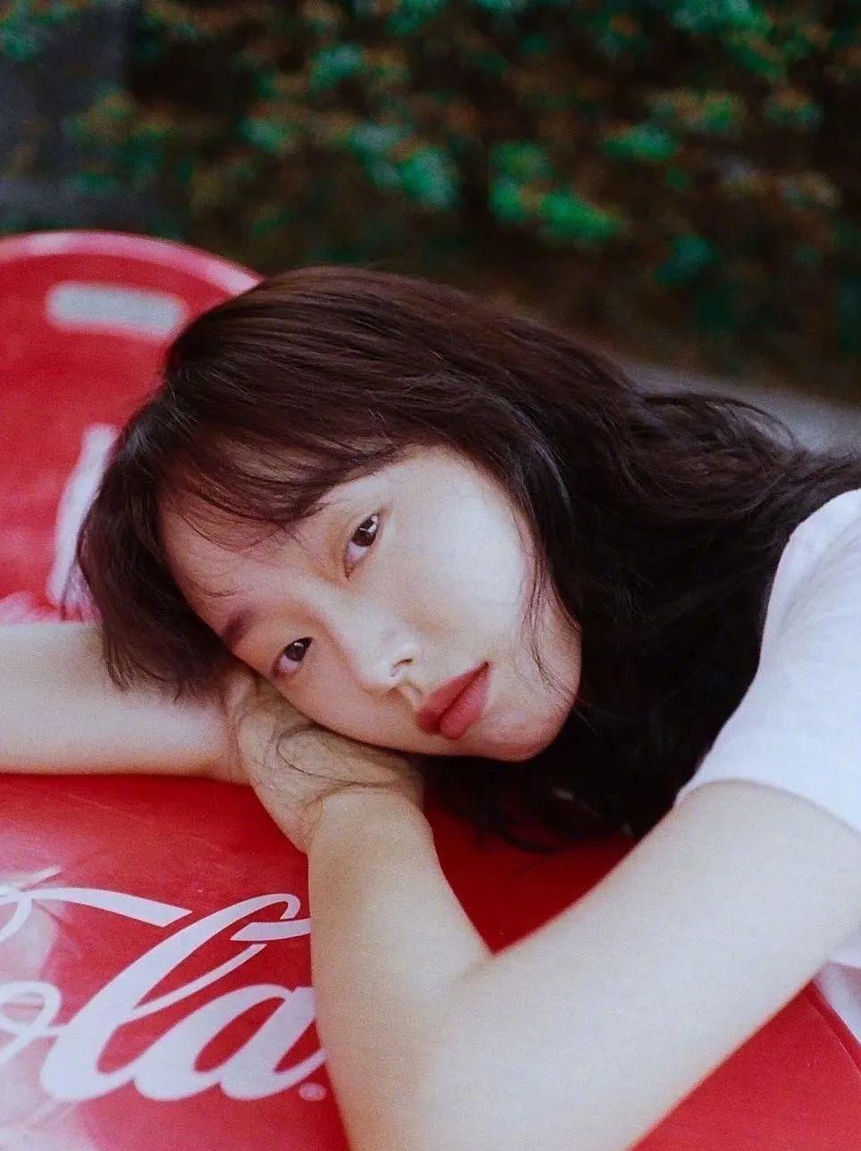 开完双眼皮为什么要往上看,开过的双眼皮可以再埋线吗