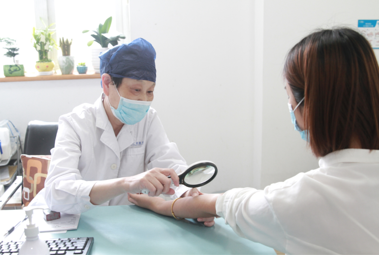 申城进入梅雨季警惕黄梅天“霉”出皮肤病