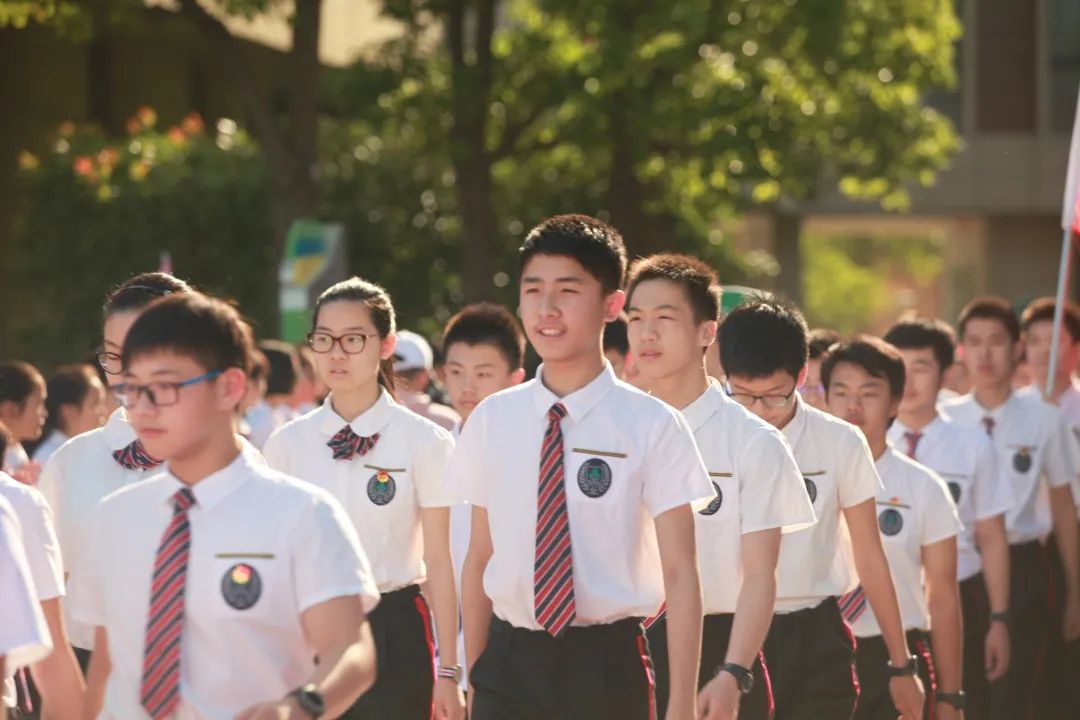 在学校骑自行车是什么体验,在学校骑摩托车是种什么样的体验